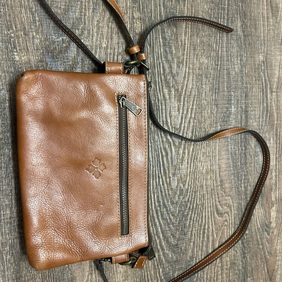 Patricia Nash smaller sized crossbody leather 3 fold purse great condition - Picture 2 of 14